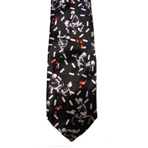 Cravata ingusta neagra cu scheleti mici albi si inimioare rosii