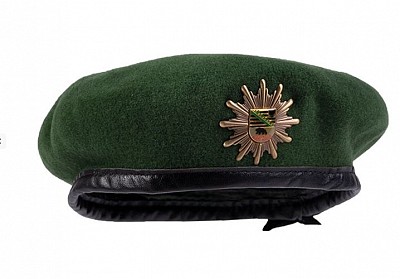 Bereta verde cu insigna second-hand POLICE SAXONY Art. No.91240100