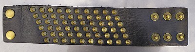 Bratara maro de imitatie de piele cu 6 randuri de conuri aurii (JHN)