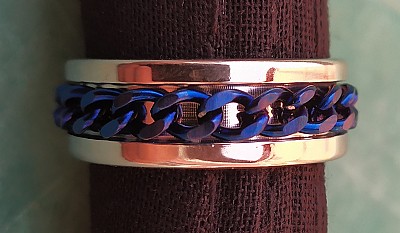 Inel de inox antistres argintiu cu lant albastru (mesh)