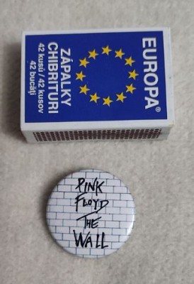 Insigna 3 cm PINK FLOYD The Wall (SHK)