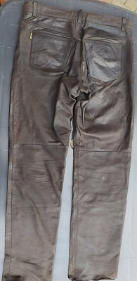 Pantaloni maro din piele model 3