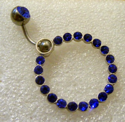 Piercing pentru buric inel cu pietre albastre (CJL)