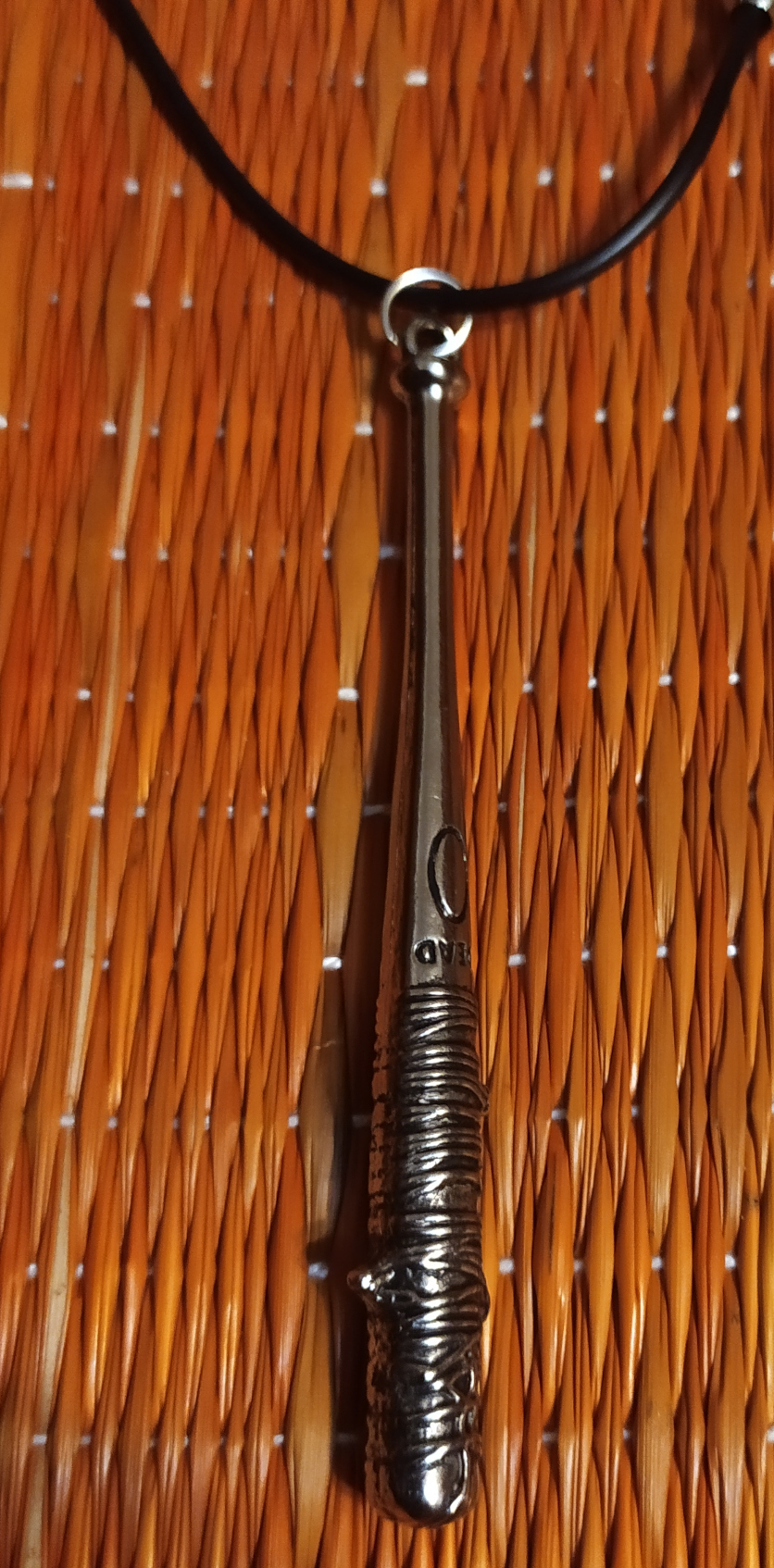 69. Medalion Barbed Wired Bat
