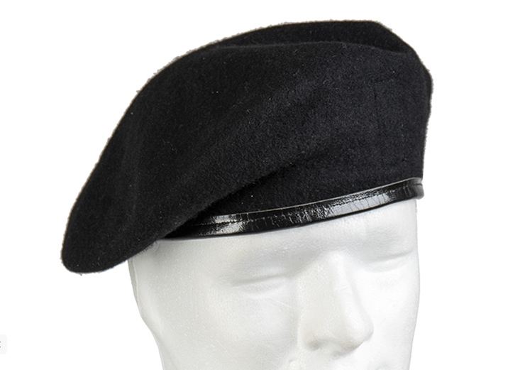 Bereta neagra second-hand  ITALIAN Art. No.91240500