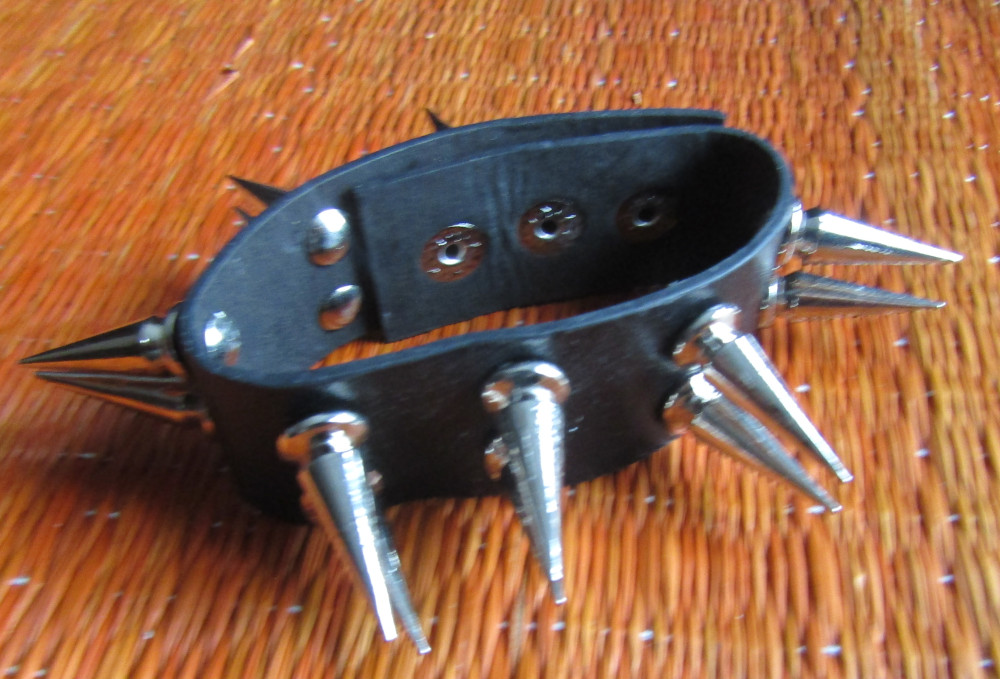 Bratara imitatie de piele cu doua randuri de tepi lungi (JHN)