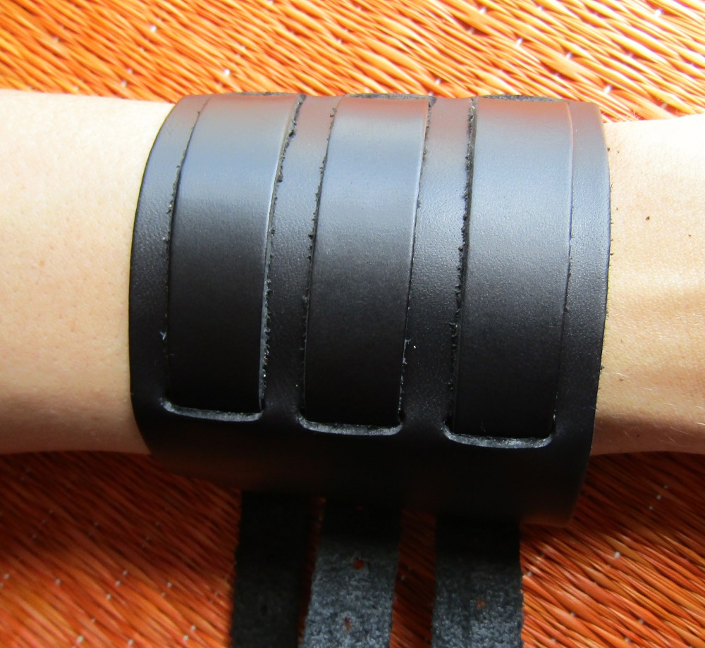 Bratara imitatie de piele neagra cu 3 cureluse (latime 7.5 cm) model 3 (JHN)
