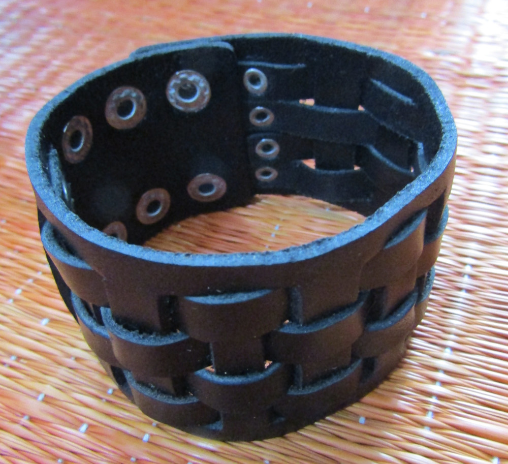 Bratara neagra impletita (imitatie piele)