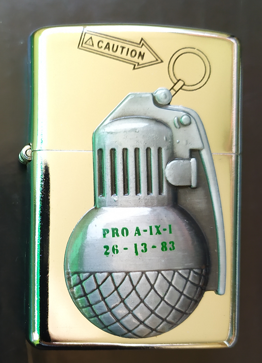Bricheta argintie tip Zippo Grenada rotunda