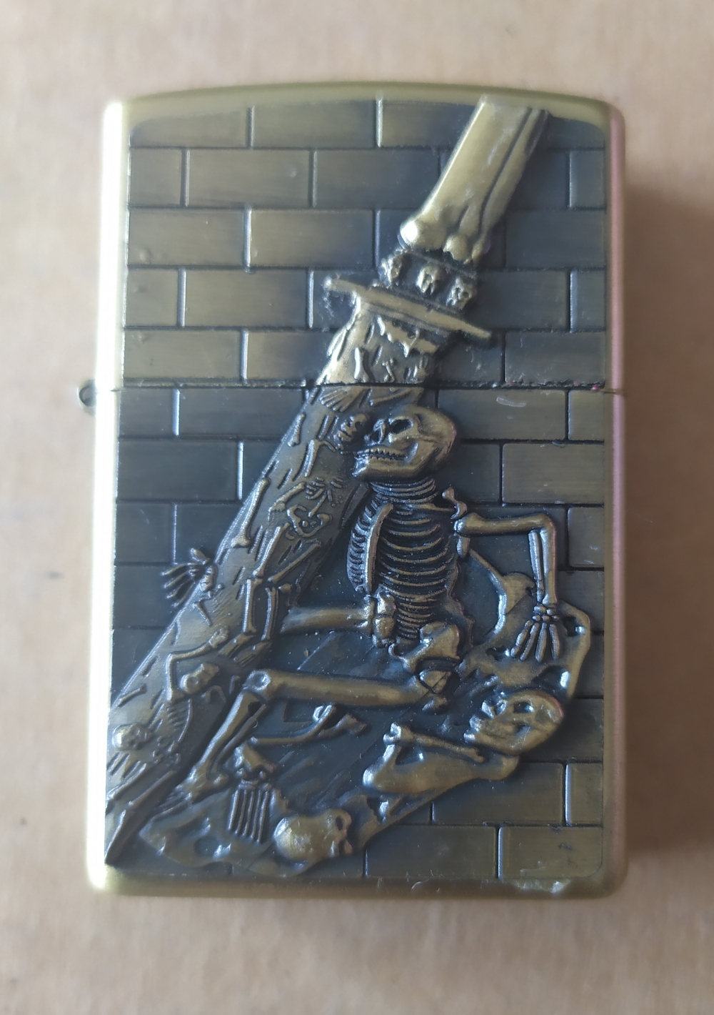 Bricheta aurie tip Zippo Skeleton Sword