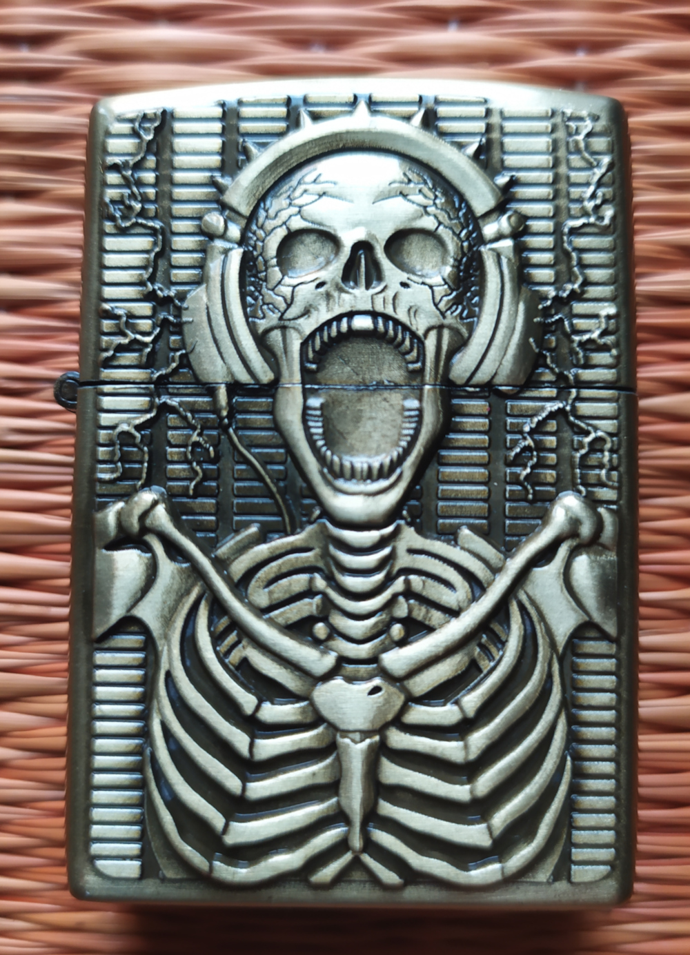 Bricheta aurie tip Zippo Tank Skeleton DJ