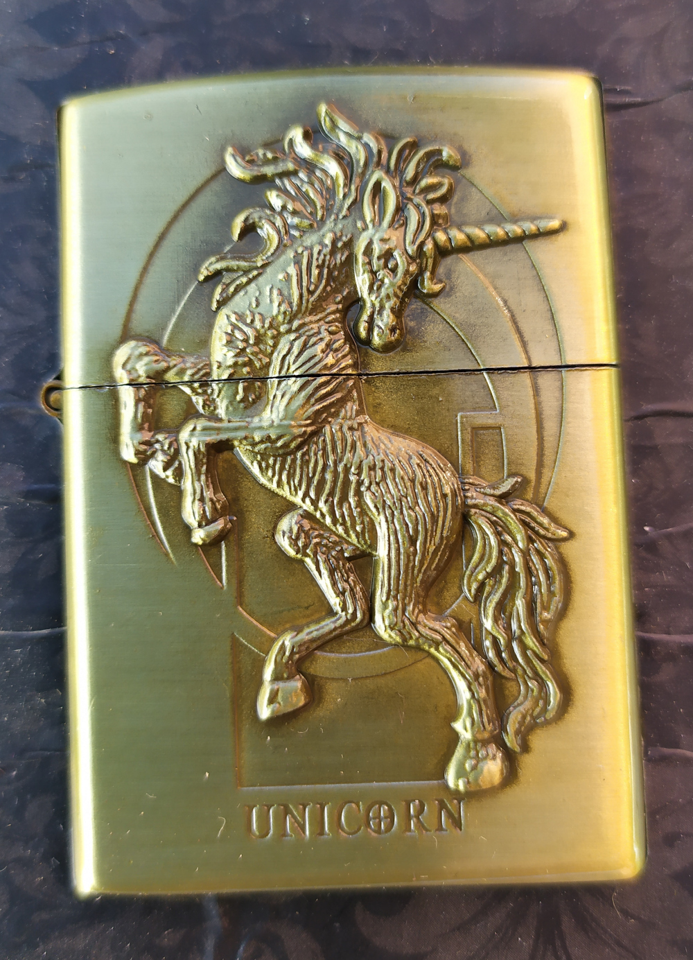 Bricheta aurie tip Zippo Unicorn