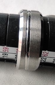 Inel de inox (unicat) cu dunga
