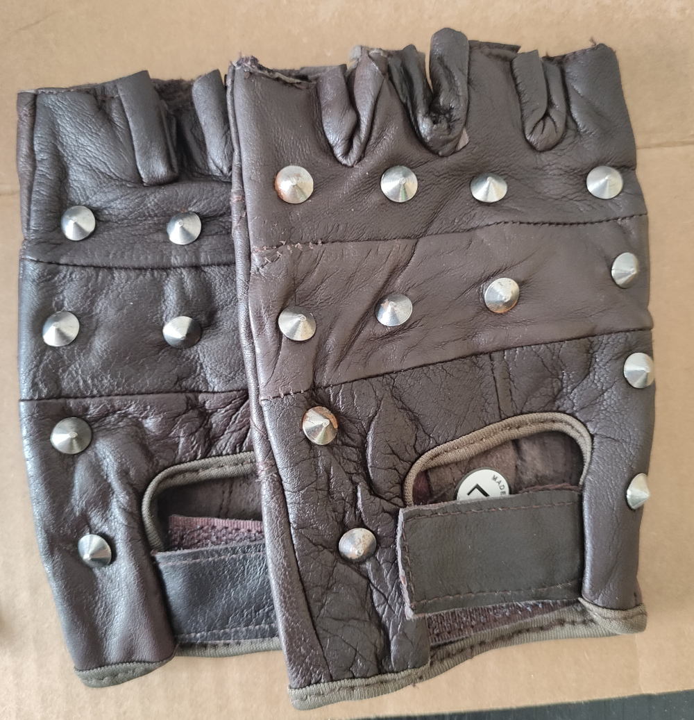 Manusi maro inchis de piele Biker cu conuri  (LG001)