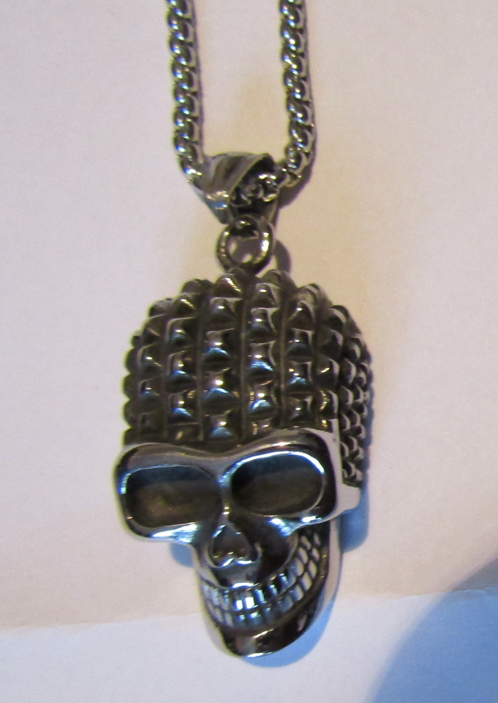 Medalion masiv de inox cu lant Craniu cu tepi PRU19