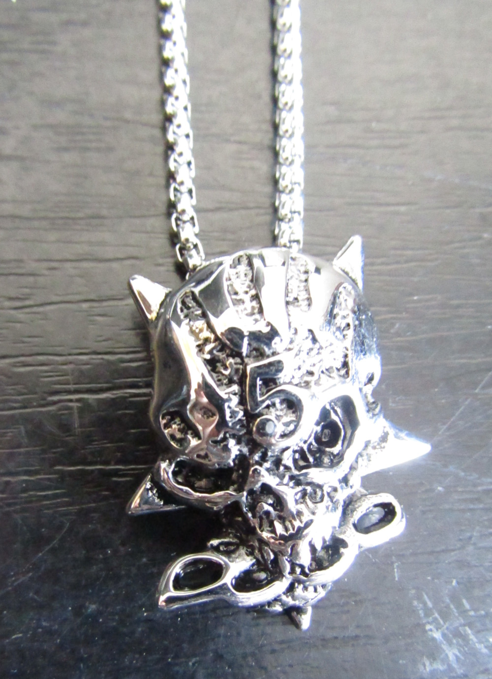 Medalion masiv de inox cu lant Five Finger Death Punch PRU10