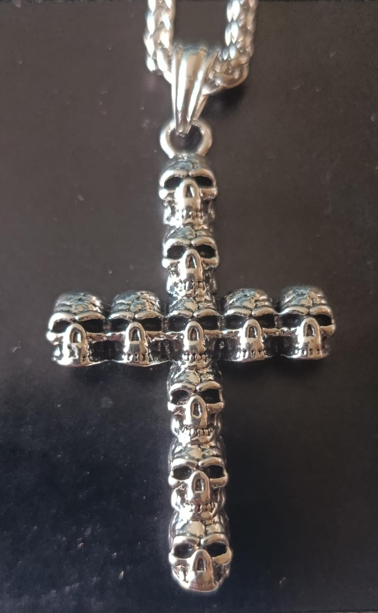 Pandantiv 10 Skulls Cross (Cruce cu 10 cranii) (JBG)