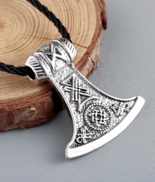 Pandantiv Thor s Hammer cu snur de piele impletita model 1 (JBG)