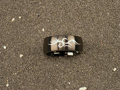 TR130B Inel de Titan mat/negru 9mm Tribal