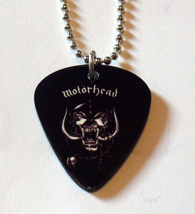 Medalion cu lant de bilute pana de chitara MOTORHEAD England (PLE150)