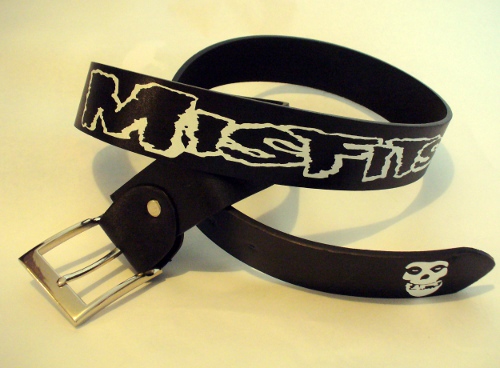 Curea neagra imitatie piele Misfits Logo (MCD)
