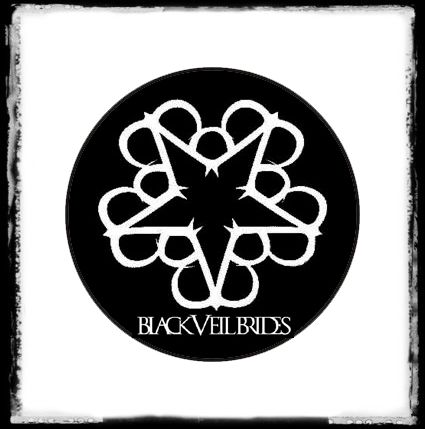 Insigna 2,5 cm BLACK VEIL BRIDES Logo alb (I-SHK)