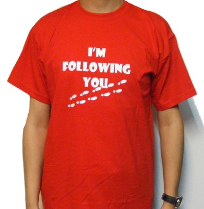 Tricou rosu I M FOLLOWING YOU