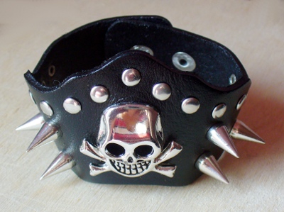 Bratara imitatie piele Skulls Factory Craniu , Buline si Tepi (JHN)