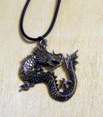 122. Medalion Dragon