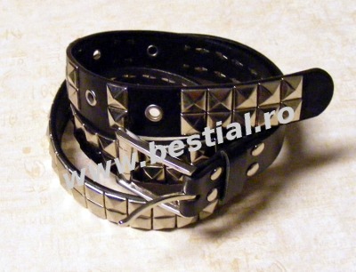Curea neagra imitatie piele cu 2 randuri de piramide argintii (JHN)