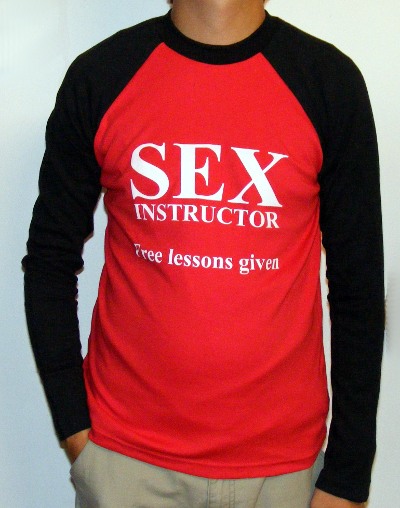 Long Sleeve rosu cu negru SEX INSTRUCTOR
