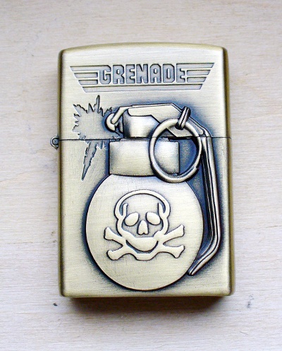 Bricheta aurie tip Zippo Grenade