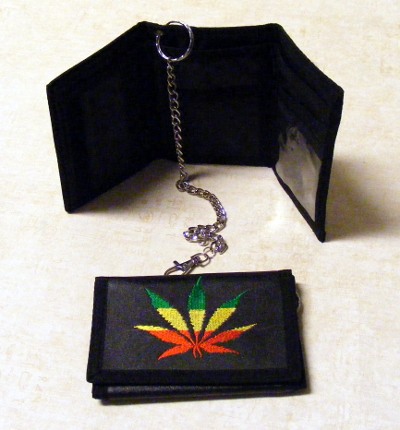Portofel cu lant Cannabis Color (JHN)