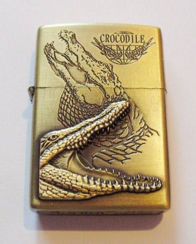 Bricheta aurie tip Zippo Crocodile