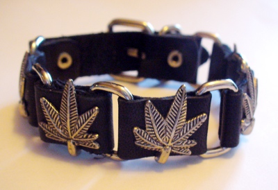 Bratara imitatie piele Cannabis Leaf