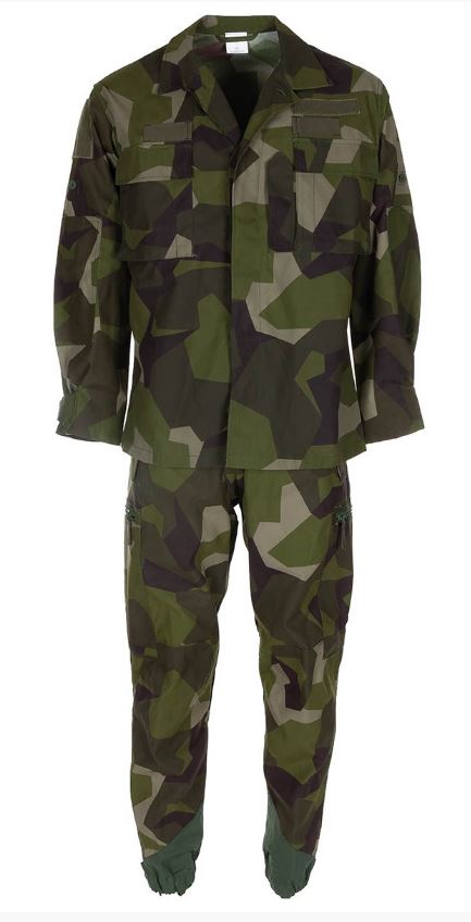 Set jacheta si pantaloni, M 90, camo, like new (No.607845)