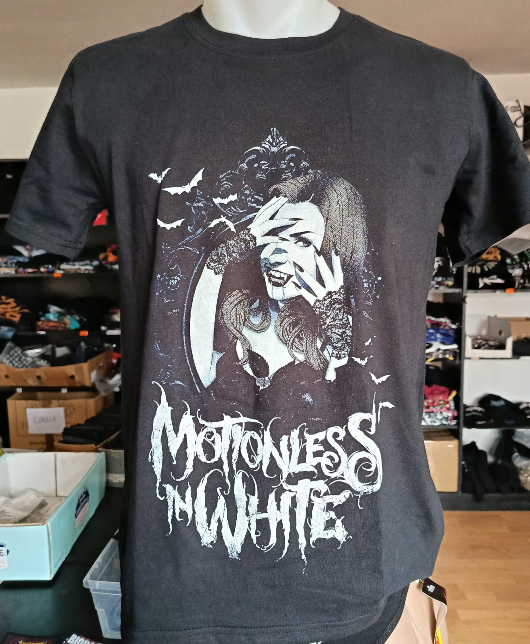 Tricou MOTIONLESS IN WHITE Vampire (HCP)