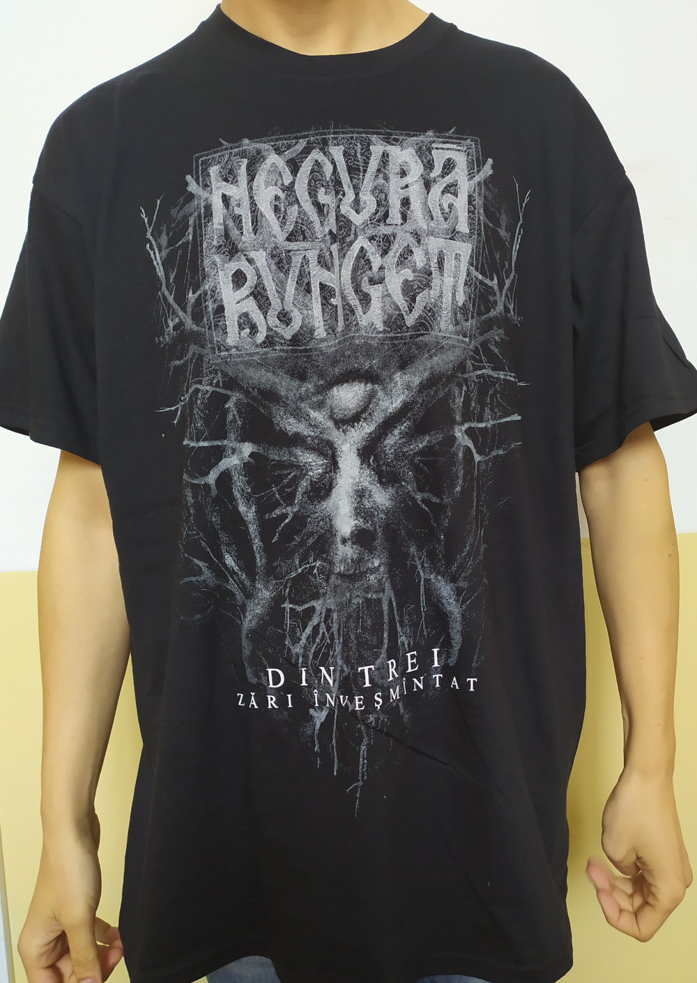 Tricou Negura Bunget Din Trei