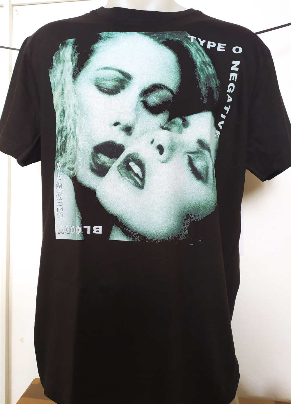 Tricou TYPE O NEGATIVE Bloody Kisses (TBR)