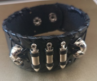 Bratara cu 2 cranii si 3 gloante (JHN/B900/29) Bratara cu 2 cranii si 3 gloante (JHN/B900/29)