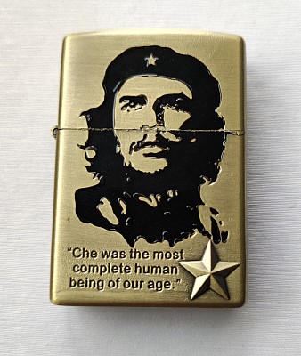 Bricheta aurie tip Zippo Che Guevara model 3