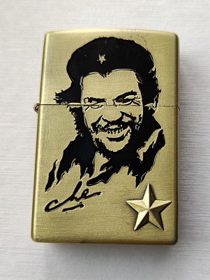 Bricheta aurie tip Zippo Che Guevara model 4