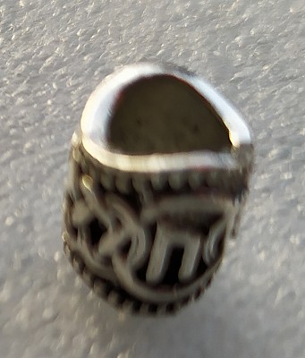 Inel argintiu mic oval pentru barba sau par Viking Rune model Uruz (Power)