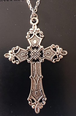 Pandantiv Cruce filigranata cu lant subtire (JBG) Pandantiv Cruce filigranata cu lant subtire (JBG)